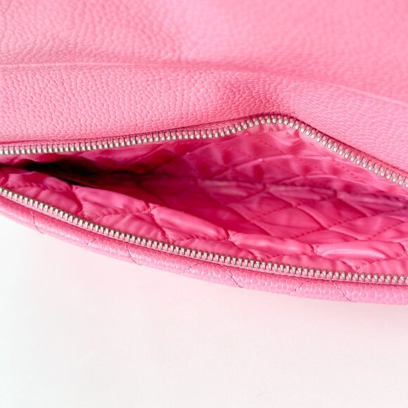 Chanel Pink Caviar Beauty Clutch - Picture 12 of 15